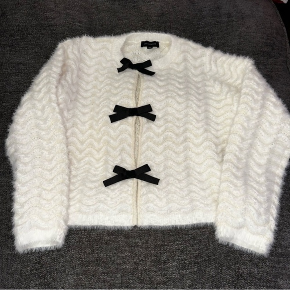 NEW ANTHROPOLOGIE CALLIGRAPHIE Women’s Fuzzy Sweater/Cardigan Black Bows Sz L